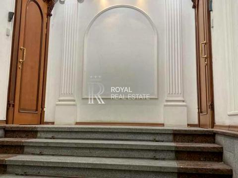 коммерческая по адресу Леси Украинки бульв., 7