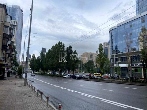 коммерческая по адресу Леси Украинки бульв., 7