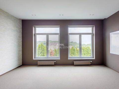 комерційна за адресою Новоселицька вул., 7