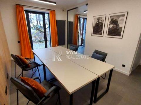 комерційна за адресою Лабораторный, 1