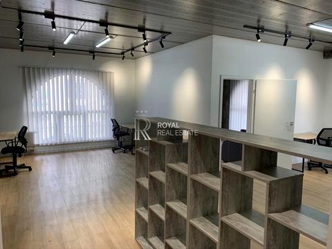 комерційна за адресою Максимовича Михаила, 1