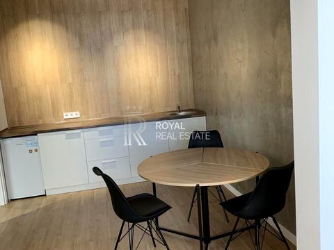 комерційна за адресою Максимовича Михаила, 1