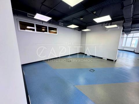 комерційна за адресою Дніпровська набережна вул., 26