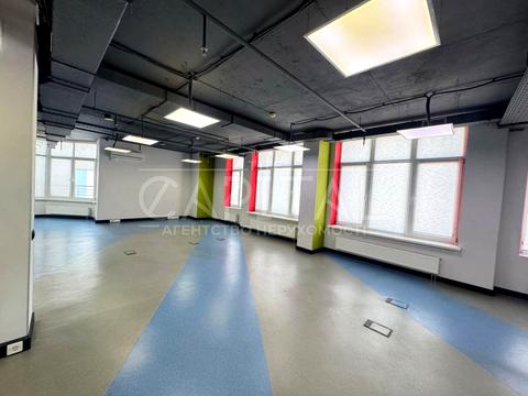 комерційна за адресою Дніпровська набережна вул., 26