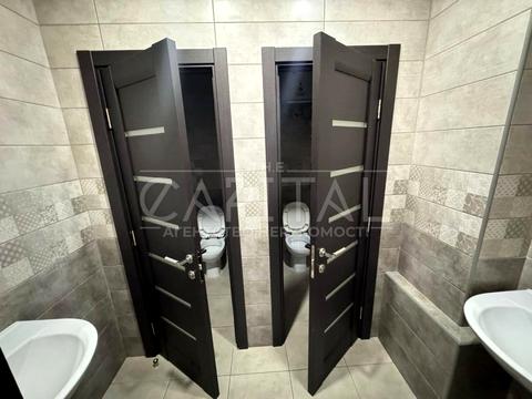 комерційна за адресою Дніпровська набережна вул., 26