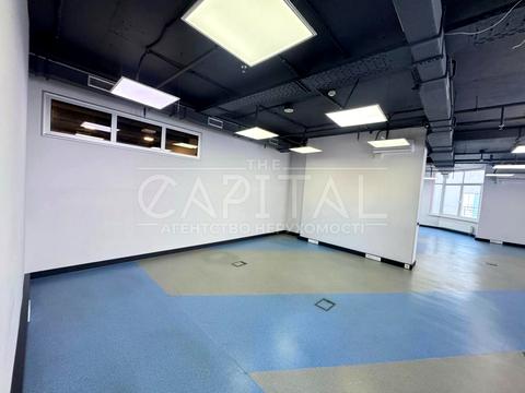 комерційна за адресою Дніпровська набережна вул., 26