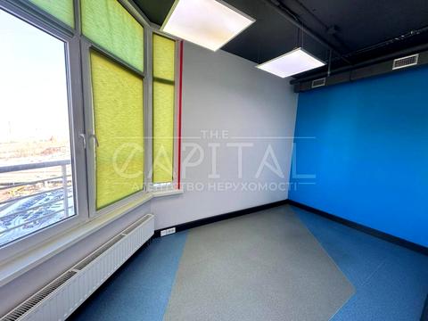 комерційна за адресою Дніпровська набережна вул., 26