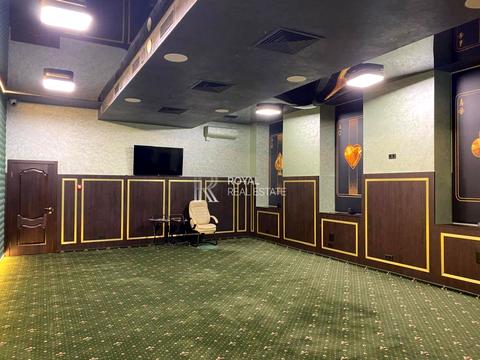 коммерческая по адресу Дружби Народів пл., 1