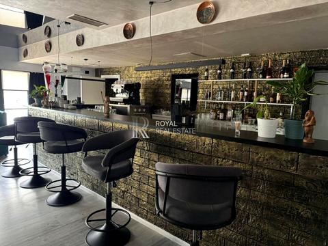 коммерческая по адресу Дружби Народів пл., 1