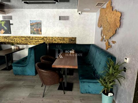 коммерческая по адресу Дружби Народів пл., 1