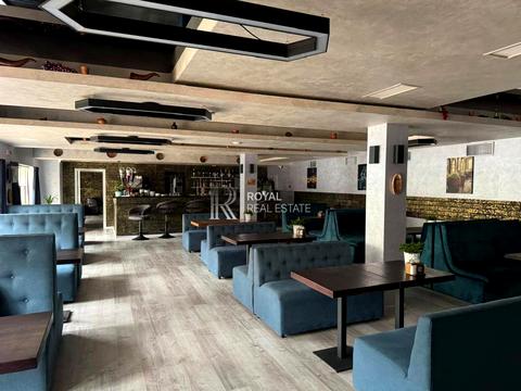 коммерческая по адресу Дружби Народів пл., 1