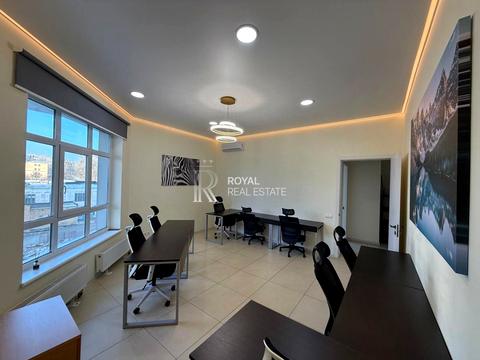 комерційна за адресою Кловський Узвіз вул., 7-А