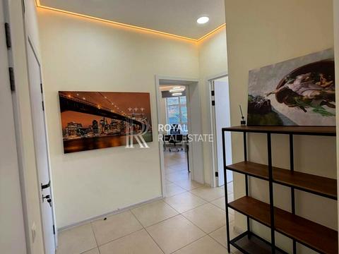 комерційна за адресою Кловський Узвіз вул., 7-А