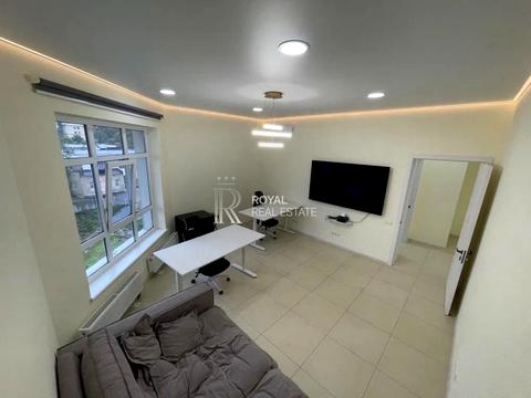 комерційна за адресою Кловський Узвіз вул., 7-А