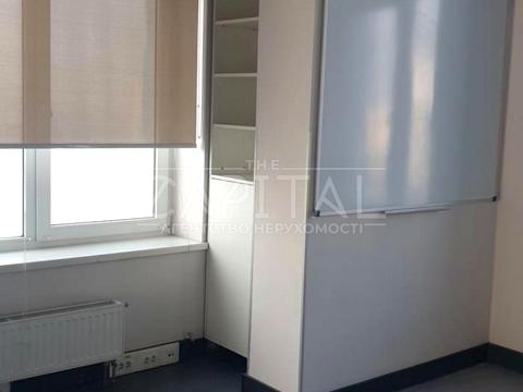 комерційна за адресою Дніпровська набережна вул., 26