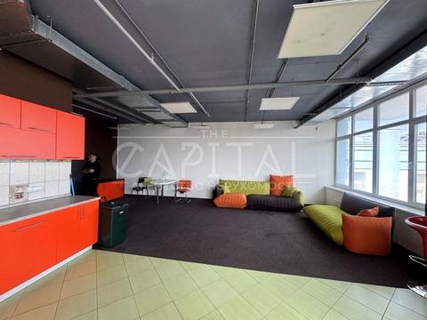 комерційна за адресою Дніпровська набережна вул., 26