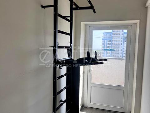 комерційна за адресою Дніпровська набережна вул., 26