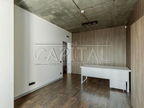 комерційна за адресою Київ, Срібнокільська вул., 1