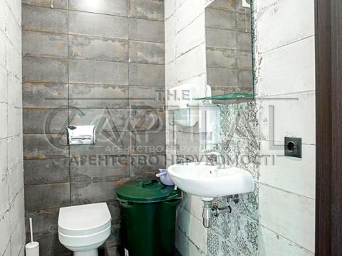 комерційна за адресою Київ, Срібнокільська вул., 1