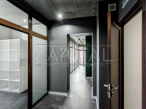 комерційна за адресою Київ, Срібнокільська вул., 1