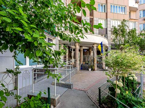 комерційна за адресою Київ, Срібнокільська вул., 1