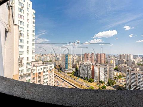 комерційна за адресою Київ, Срібнокільська вул., 1