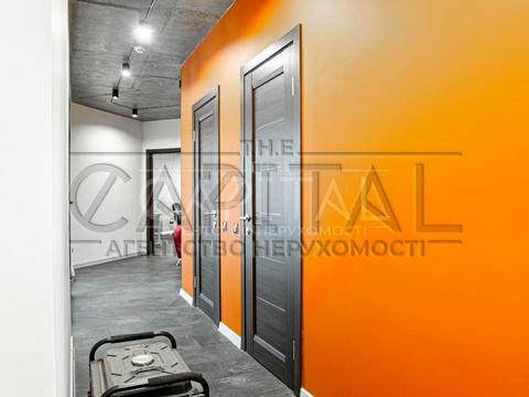 комерційна за адресою Київ, Срібнокільська вул., 1