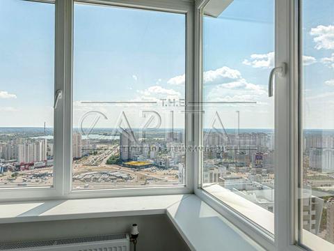 комерційна за адресою Київ, Срібнокільська вул., 1