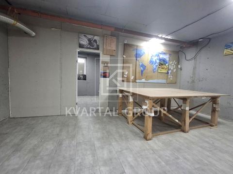 комерційна за адресою Західна вул., 4