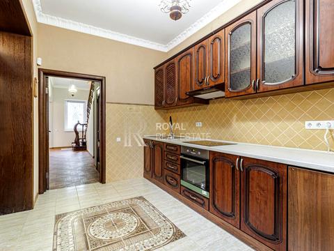 будинок за адресою Продольна, 1