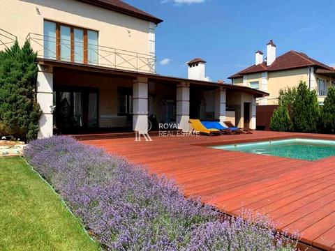 будинок за адресою Ясна