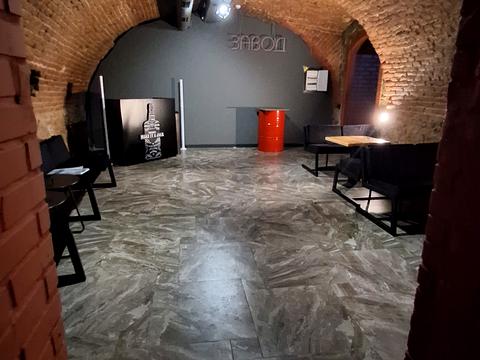 комерційна за адресою Митна пл. (), 1