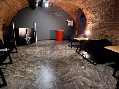 комерційна за адресою Митна пл. (), 1