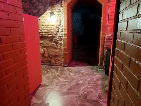 комерційна за адресою Митна пл. (), 1