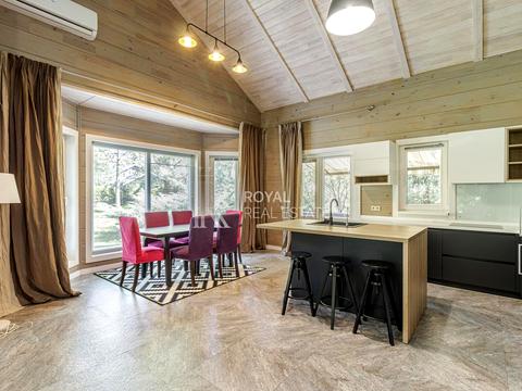 дом по адресу Днепровская набережная ул.