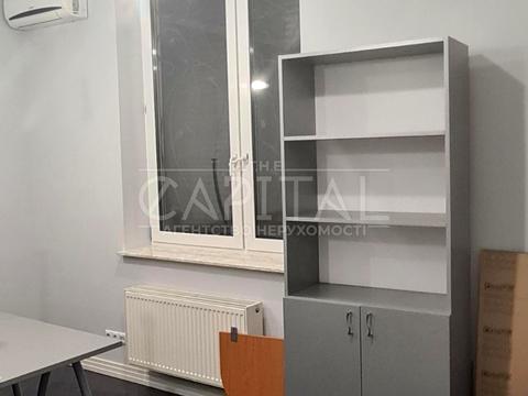 комерційна за адресою Київ, Павла Тичини просп., 18-Б