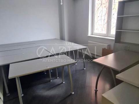 комерційна за адресою Київ, Павла Тичини просп., 18-Б