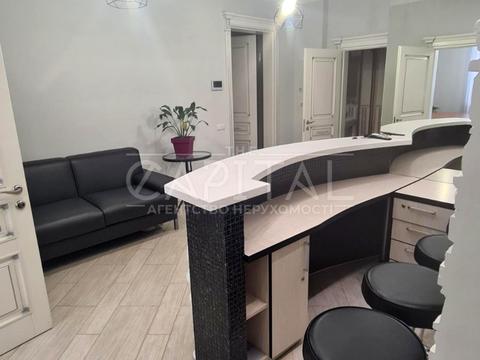 комерційна за адресою Київ, Павла Тичини просп., 18-Б