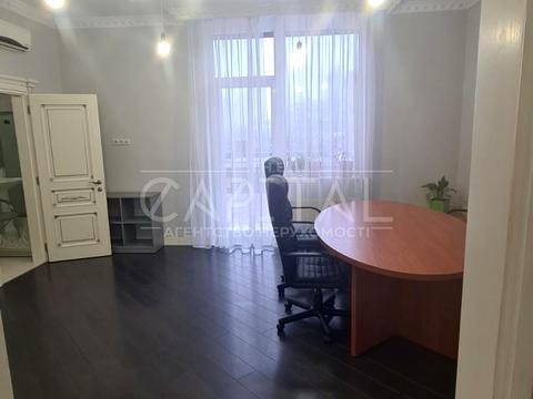 комерційна за адресою Київ, Павла Тичини просп., 18-Б