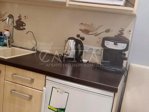 комерційна за адресою Київ, Павла Тичини просп., 18-Б