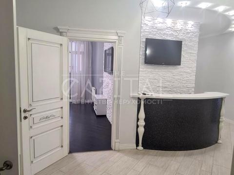 комерційна за адресою Київ, Павла Тичини просп., 18-Б