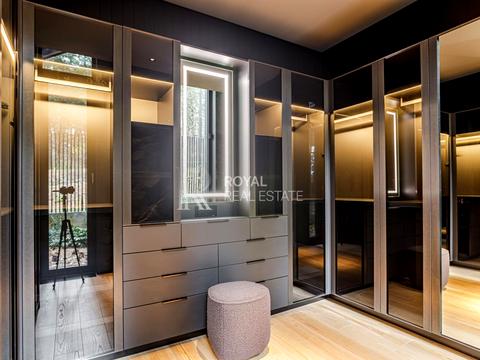 дом по адресу с. Гнедин, Центральная ул.