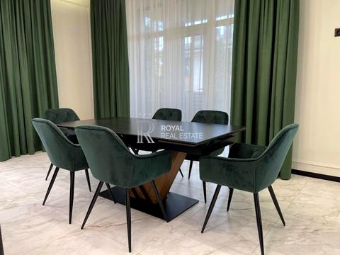 будинок за адресою Анни Ярославни вул.