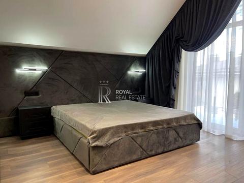 будинок за адресою Анни Ярославни вул.