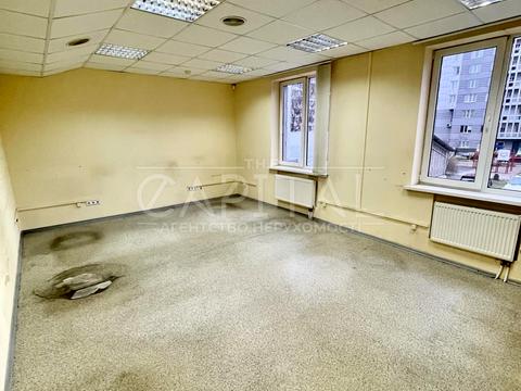 комерційна за адресою Дніпровська набережна вул., 1-А