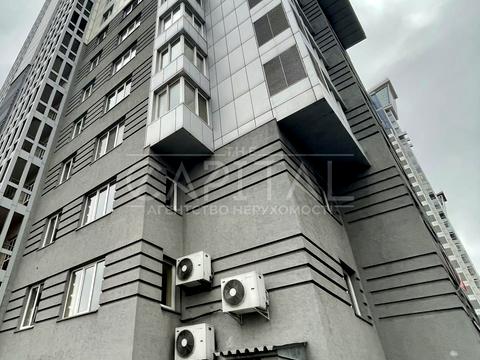 комерційна за адресою Дніпровська набережна вул., 1-А