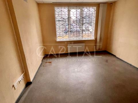 комерційна за адресою Дніпровська набережна вул., 1-А