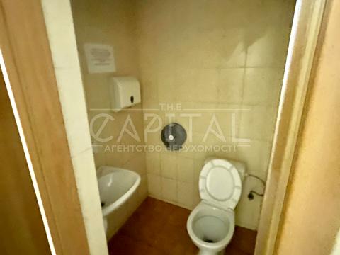 комерційна за адресою Дніпровська набережна вул., 1-А