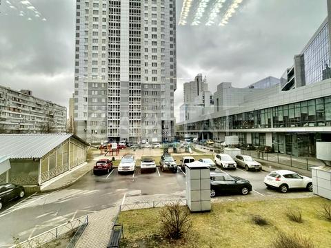 комерційна за адресою Дніпровська набережна вул., 1-А