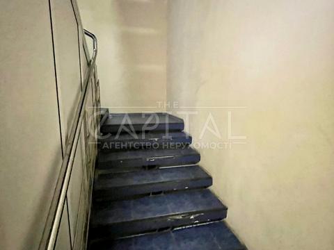 комерційна за адресою Дніпровська набережна вул., 1-А